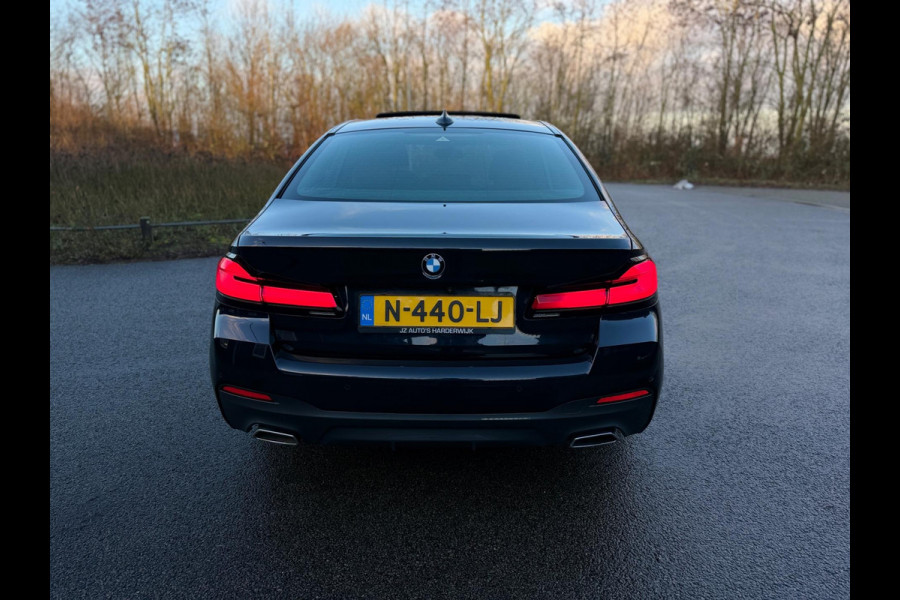 BMW 5 Serie 530i High Executive Edition M Sport Camera/ Panoramadak / Adaptieve / Head-Up / Memory