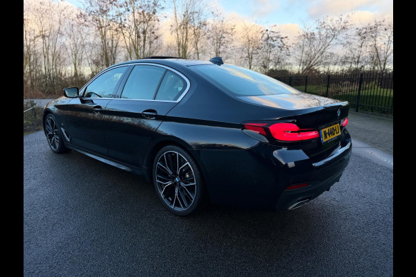 BMW 5 Serie 530i High Executive Edition M Sport Camera/ Panoramadak / Adaptieve / Head-Up / Memory