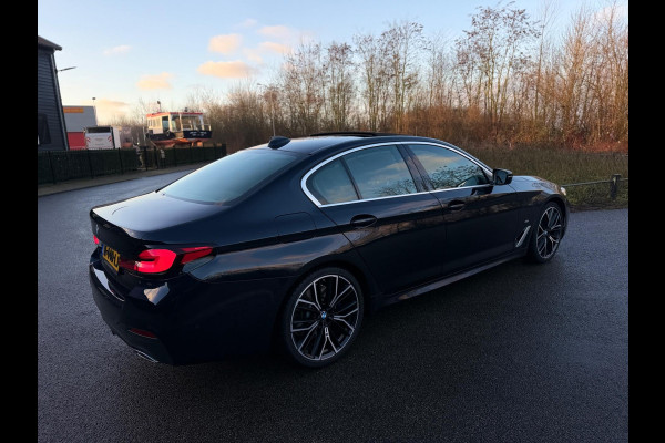 BMW 5 Serie 530i High Executive Edition M Sport Camera/ Panoramadak / Adaptieve / Head-Up / Memory