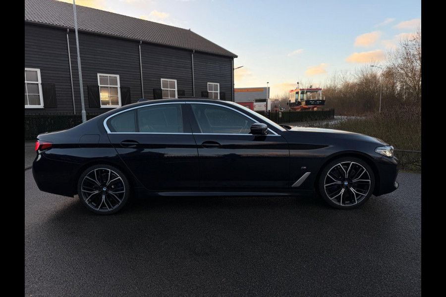 BMW 5 Serie 530i High Executive Edition M Sport Camera/ Panoramadak / Adaptieve / Head-Up / Memory