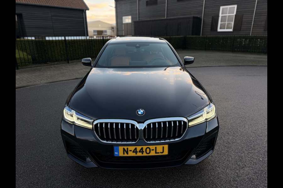 BMW 5 Serie 530i High Executive Edition M Sport Camera/ Panoramadak / Adaptieve / Head-Up / Memory
