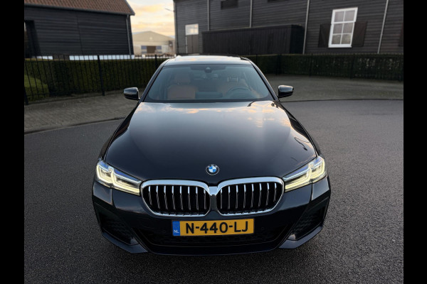 BMW 5 Serie 530i High Executive Edition M Sport Camera/ Panoramadak / Adaptieve / Head-Up / Memory