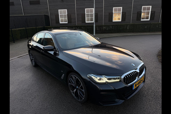 BMW 5 Serie 530i High Executive Edition M Sport Camera/ Panoramadak / Adaptieve / Head-Up / Memory