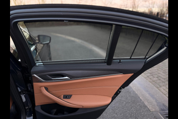 BMW 5 Serie 530i High Executive Edition M Sport Camera/ Panoramadak / Adaptieve / Head-Up / Memory