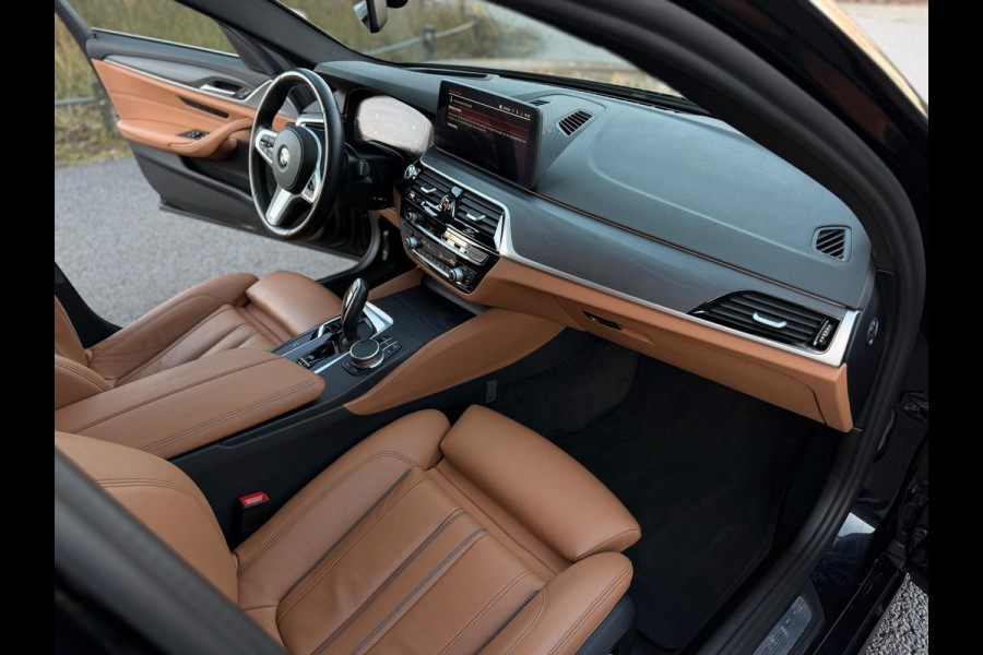 BMW 5 Serie 530i High Executive Edition M Sport Camera/ Panoramadak / Adaptieve / Head-Up / Memory