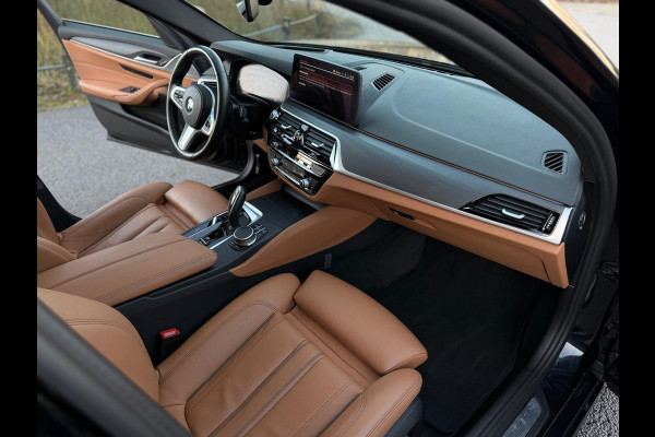 BMW 5 Serie 530i High Executive Edition M Sport Camera/ Panoramadak / Adaptieve / Head-Up / Memory
