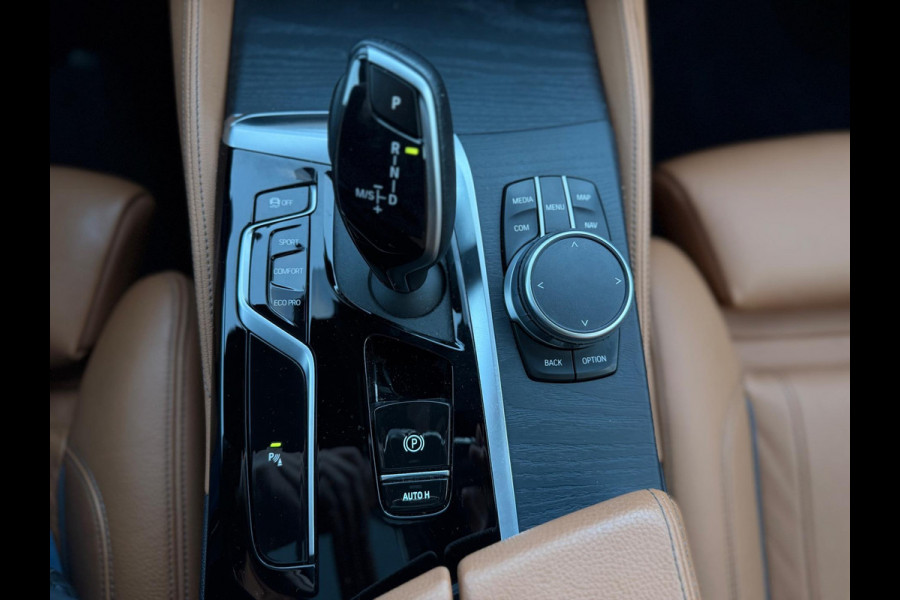 BMW 5 Serie 530i High Executive Edition M Sport Camera/ Panoramadak / Adaptieve / Head-Up / Memory