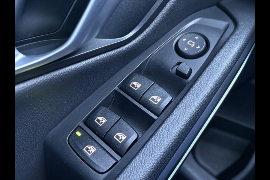 BMW 3-serie 320i High Executive M Sport Automaat /  19 Inch / Head-Up display / Active Cruise control / HiFi / Shadow Line