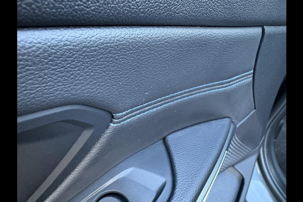 BMW 3-serie 320i High Executive M Sport Automaat /  19 Inch / Head-Up display / Active Cruise control / HiFi / Shadow Line