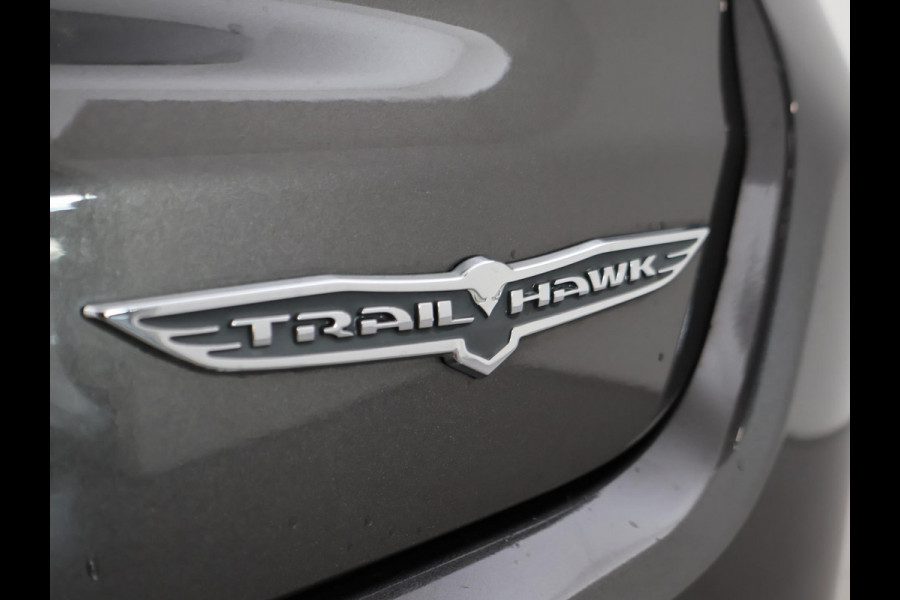 Jeep Compass 4xe 240 PK PLUG-IN HYBRID 4X4 TRAILHAWK + TREKHAAK | VOL LEDER | ALPINE | CARPLAY | DAB | STOEL/STUURWIELVERW.
