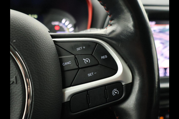 Jeep Compass 4xe 240 PK PLUG-IN HYBRID 4X4 TRAILHAWK + TREKHAAK | VOL LEDER | ALPINE | CARPLAY | DAB | STOEL/STUURWIELVERW.