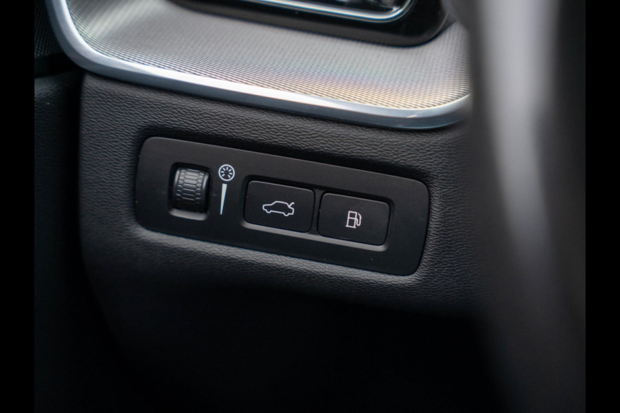 Volvo XC60 2.0 Recharge T6 AWD R-Design / Pano / Memory / Trekhaak / Blis / Camera