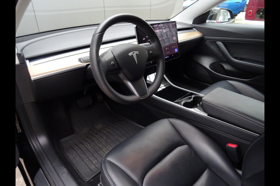 Tesla Model 3 Standard RWD Plus 60 kWh * LEER * PANORAMADAK !!