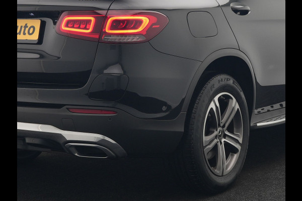 Mercedes-Benz GLC 300e 4MATIC Premium Plug In Hybrid 320pk Dealer O.H. PHEV | Trekhaak Af Fabriek | Panodak | Camera | Lederen Sportstoelen Verwarmd | Sfeerverlichting | Apple Carplay | Sidesteps | Navigatie | DAB |