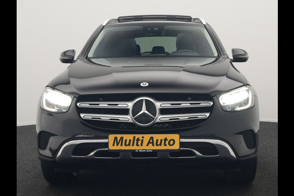 Mercedes-Benz GLC 300e 4MATIC Premium Plug In Hybrid 320pk Dealer O.H. PHEV | Trekhaak Af Fabriek | Panodak | Camera | Lederen Sportstoelen Verwarmd | Sfeerverlichting | Apple Carplay | Sidesteps | Navigatie | DAB |
