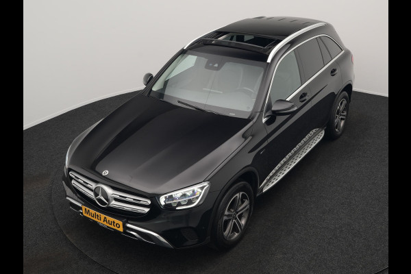 Mercedes-Benz GLC 300e 4MATIC Premium Plug In Hybrid 320pk Dealer O.H. PHEV | Trekhaak Af Fabriek | Panodak | Camera | Lederen Sportstoelen Verwarmd | Sfeerverlichting | Apple Carplay | Sidesteps | Navigatie | DAB |