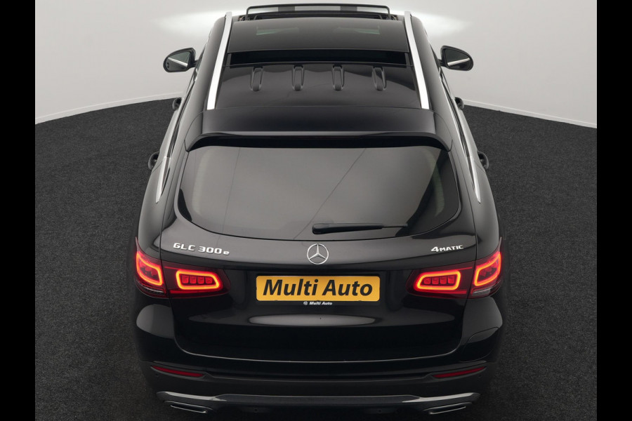 Mercedes-Benz GLC 300e 4MATIC Premium Plug In Hybrid 320pk Dealer O.H. PHEV | Trekhaak Af Fabriek | Panodak | Camera | Lederen Sportstoelen Verwarmd | Sfeerverlichting | Apple Carplay | Sidesteps | Navigatie | DAB |