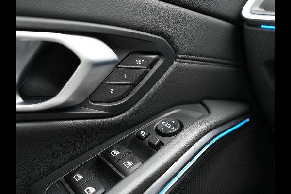 BMW 3 Serie Touring 330e M Sport Plug In Hybrid 293pk Dealer O.H. PHEV | Trekhaak Af Fabriek | Panodak | Head Up | Adaptive Cruise | 360 Camera | Laser LED | Lederen Sportstoelen Memory & Verwarmd | Apple Carplay | Sfeerverlichting | 19"L.M |