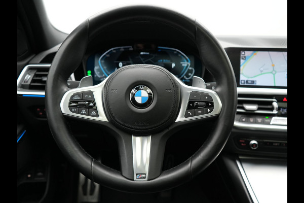 BMW 3 Serie Touring 330e M Sport Plug In Hybrid 293pk Dealer O.H. PHEV | Trekhaak Af Fabriek | Panodak | Head Up | Adaptive Cruise | 360 Camera | Laser LED | Lederen Sportstoelen Memory & Verwarmd | Apple Carplay | Sfeerverlichting | 19"L.M |