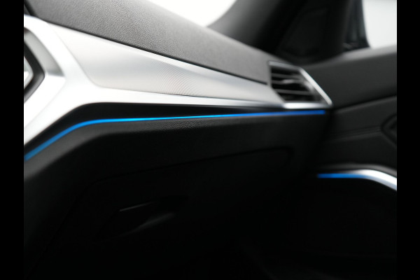 BMW 3 Serie Touring 330e M Sport Plug In Hybrid 293pk Dealer O.H. PHEV | Trekhaak Af Fabriek | Panodak | Head Up | Adaptive Cruise | 360 Camera | Laser LED | Lederen Sportstoelen Memory & Verwarmd | Apple Carplay | Sfeerverlichting | 19"L.M |