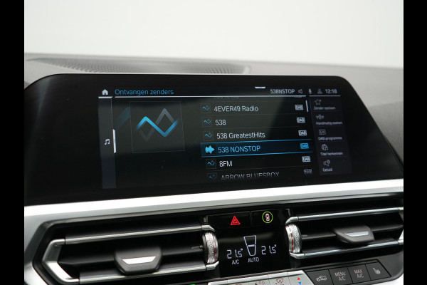 BMW 3 Serie Touring 330e M Sport Plug In Hybrid 293pk Dealer O.H. PHEV | Trekhaak Af Fabriek | Panodak | Head Up | Adaptive Cruise | 360 Camera | Laser LED | Lederen Sportstoelen Memory & Verwarmd | Apple Carplay | Sfeerverlichting | 19"L.M |