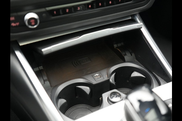 BMW 3 Serie Touring 330e M Sport Plug In Hybrid 293pk Dealer O.H. PHEV | Trekhaak Af Fabriek | Panodak | Head Up | Adaptive Cruise | 360 Camera | Laser LED | Lederen Sportstoelen Memory & Verwarmd | Apple Carplay | Sfeerverlichting | 19"L.M |