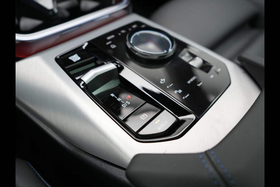 BMW X3 30e xDrive M Sport PRO Plug In Hybrid 299pk PHEV | Panodak | Trekhaak af Fabriek | Adaptive Cruise | 21"L.M | 360 Camera | Head Up | Harman Kardon | Lederen Sportstoelen Memory & Verwarmd |  Widescreen | Navigatie | DAB |