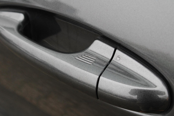 Ford Puma 1.0 EcoBoost Hybrid ST-Line X Tech-Edition | Trekhaak | Stoel + Stuurverwarming | Climate Control | Adaptive Cruise Control | Camera | Navigatie |