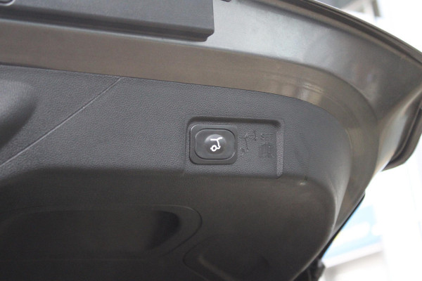 Ford Puma 1.0 EcoBoost Hybrid ST-Line X Tech-Edition | Trekhaak | Stoel + Stuurverwarming | Climate Control | Adaptive Cruise Control | Camera | Navigatie |