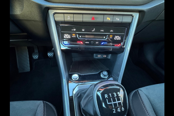 Volkswagen T-Roc 1.0 TSI Style * Matrix Led * Camera * Led * Keyless * Alcantara *