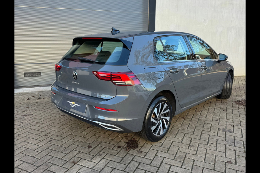 Volkswagen Golf 1.4 eHybrid Style * Camera * Side Assist * Massage * CarPlay *