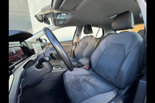 Volkswagen Golf 1.4 eHybrid Style * Camera * Side Assist * Massage * CarPlay *