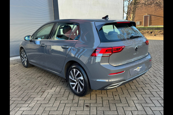 Volkswagen Golf 1.4 eHybrid Style * Camera * Side Assist * Massage * CarPlay *