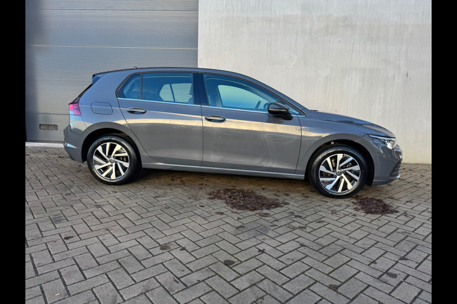 Volkswagen Golf 1.4 eHybrid Style * Camera * Side Assist * Massage * CarPlay *