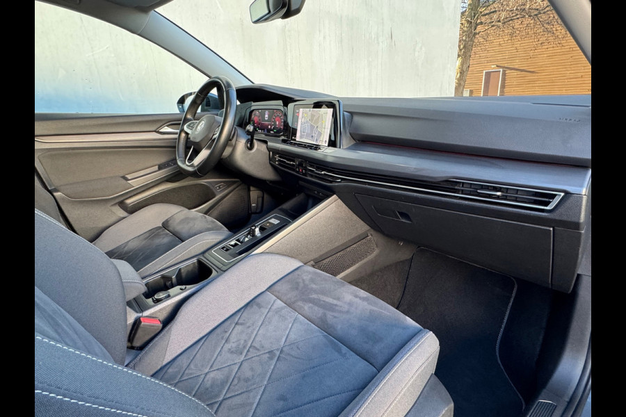 Volkswagen Golf 1.4 eHybrid Style * Camera * Side Assist * Massage * CarPlay *