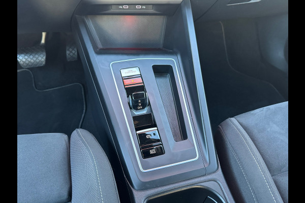 Volkswagen Golf 1.4 eHybrid Style * Camera * Side Assist * Massage * CarPlay *