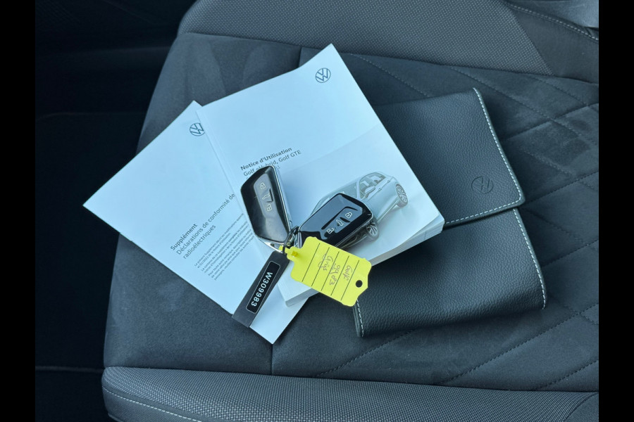 Volkswagen Golf 1.4 eHybrid Style * Camera * Side Assist * Massage * CarPlay *