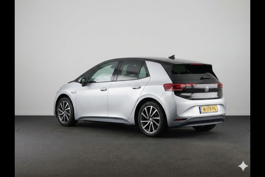 Volkswagen ID.3 Pure 45 kWh 150pk| trekhaak afn.kogel| Navi| stuur en voorstoelen verwarmd| Interieur voorverwarming| SOH 90%