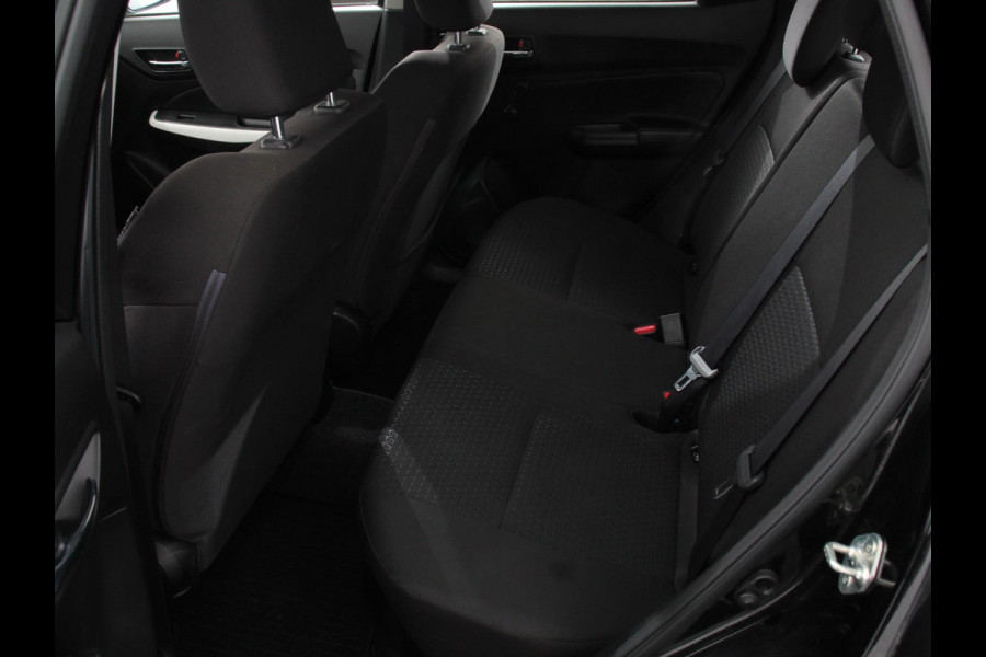 Suzuki Swift 1.2 Club Smart Hybrid | Navigatie | Apple Carplay/Android Auto | Airco | Cruise Control | Lichtmetalen velgen