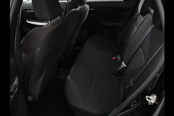 Suzuki Swift 1.2 Club Smart Hybrid | Navigatie | Apple Carplay/Android Auto | Airco | Cruise Control | Lichtmetalen velgen