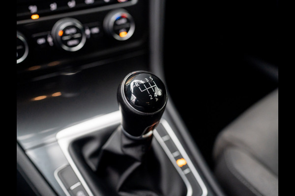 Volkswagen Golf 1.0 TSI Highline Business R | R-line | Led Koplampen | Stoelverw. | Adapt. Cr. | Prijs Rijklaar!!