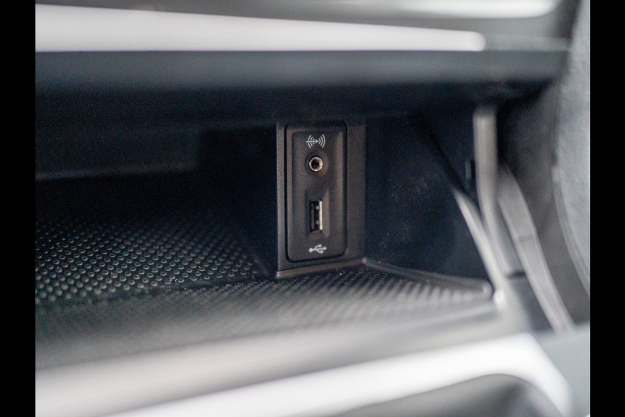 Volkswagen Golf 1.0 TSI Highline Business R | R-line | Led Koplampen | Stoelverw. | Adapt. Cr. | Prijs Rijklaar!!