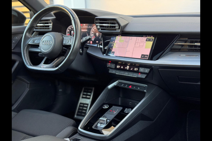 Audi A3 Sportback 35 TFSI S edition Pano/Matrix/Sfeer/AppleCar