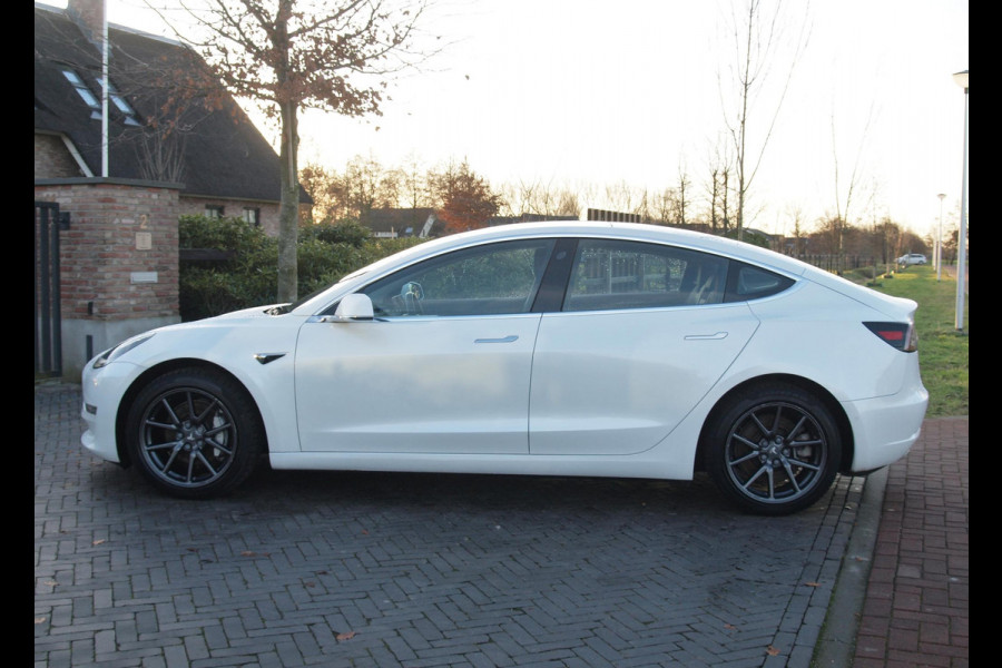 Tesla Model 3 Long Range AWD 75 kWh | Full Self-Driving | Panoramadak | Camera | Sfeerverlichting |