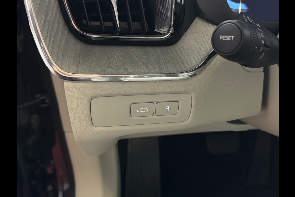 Volvo XC60 2.0 T6 350 PK CREME.LEER PHEV SCHUIFDAK AWD ULTRA BRIGHT LONG RANGE PANO HARMAN/KARDON HEADUP ELEK.KLEP phev . panorama pano
