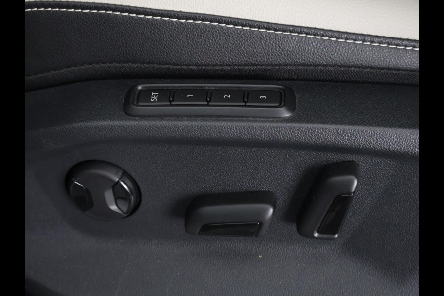 Volkswagen Tiguan 2.0 TSI 4Motion Highline Business R Automaat | 360° Camera | Trekhaak | Vol leer | Stoelverwarming | Schuif-/Kanteldak |