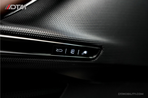 Ferrari SF90 Stradale 4.0 V8 | Assetto Fiorano | Daytona Racing seats |