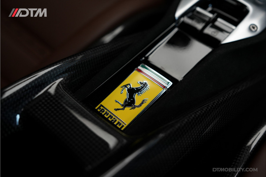 Ferrari SF90 Stradale 4.0 V8 | Assetto Fiorano | Daytona Racing seats |