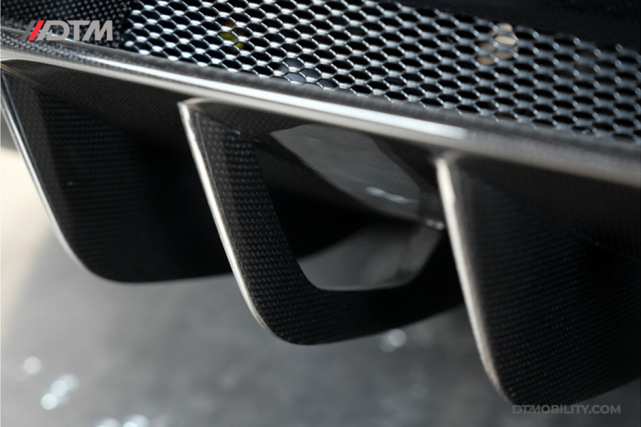 Ferrari SF90 Stradale 4.0 V8 | Assetto Fiorano | Daytona Racing seats |