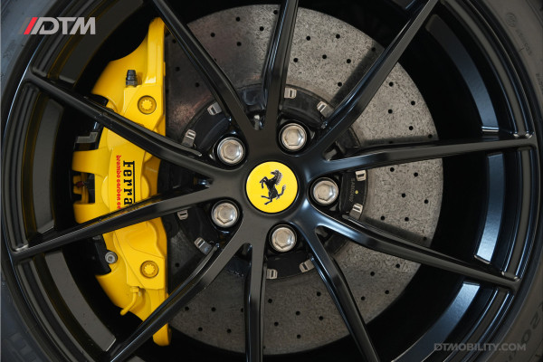 Ferrari 812 GTS 6.5 V12 HELE | Rosso Magma | Carbon | Lift | Passenger Display |